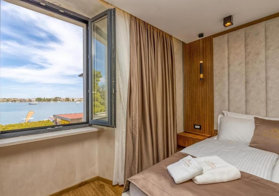 Bed, View (from property/room), Bedroom, Sea view