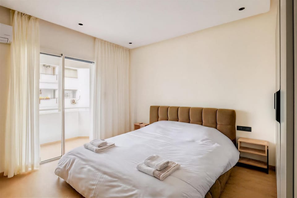 Bed, Balcony/Terrace, Bedroom