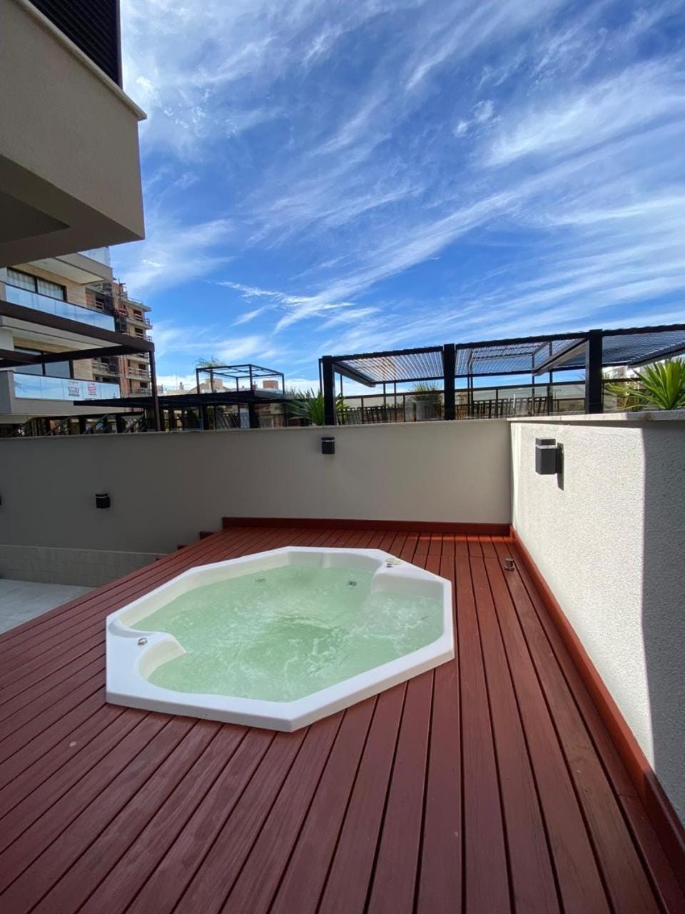 Apartamento Oasis do Atlantico HomeClub Palmas com Jacuzzi e Piscina Apartment in Florianopolis