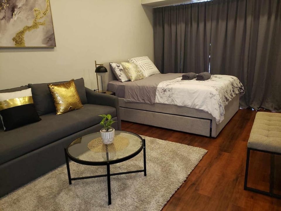 803 - Quiet Condo in City Centre Apartment in Davao City