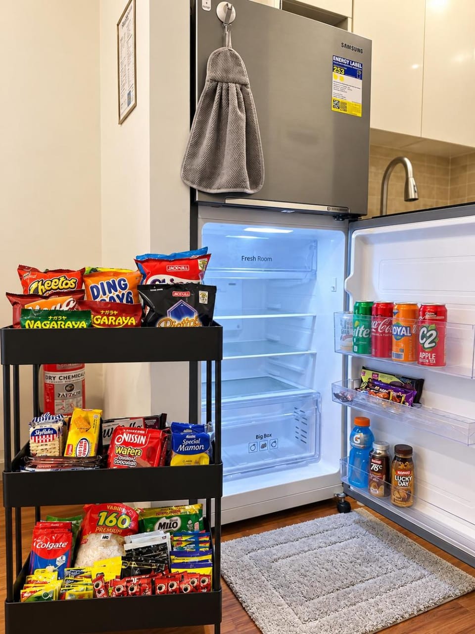 Kitchen or kitchenette, Food and drinks