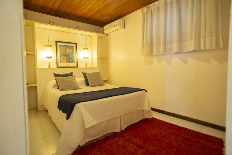 Bed, Photo of the whole room, Bedroom, air conditioner