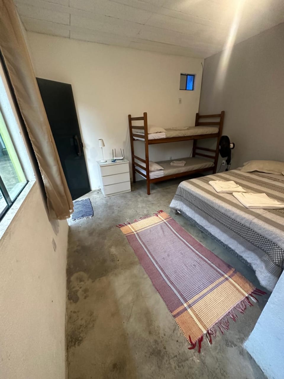 TV and multimedia, Photo of the whole room, Bedroom