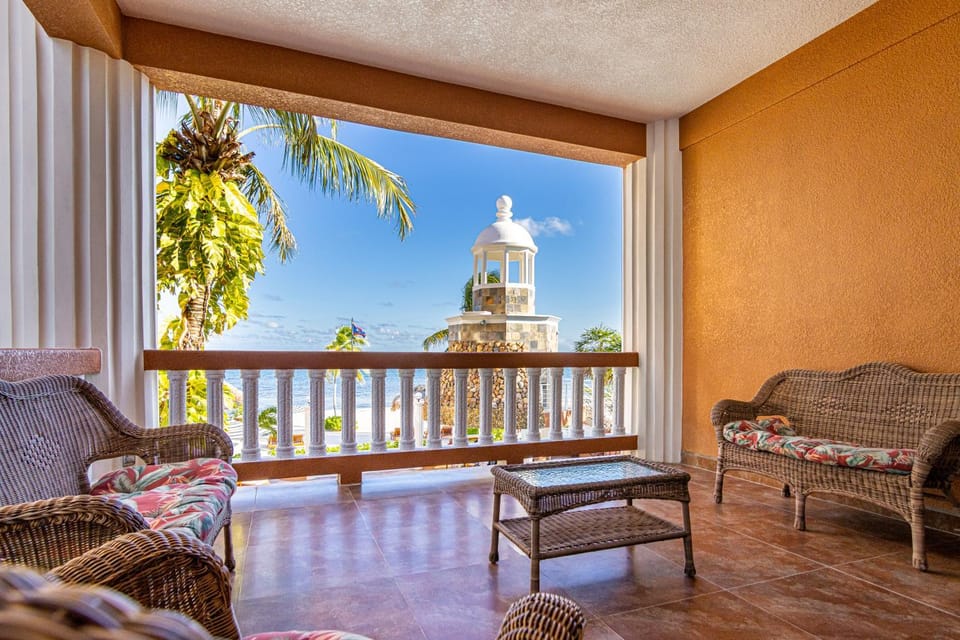 Patio, Day, Balcony/Terrace