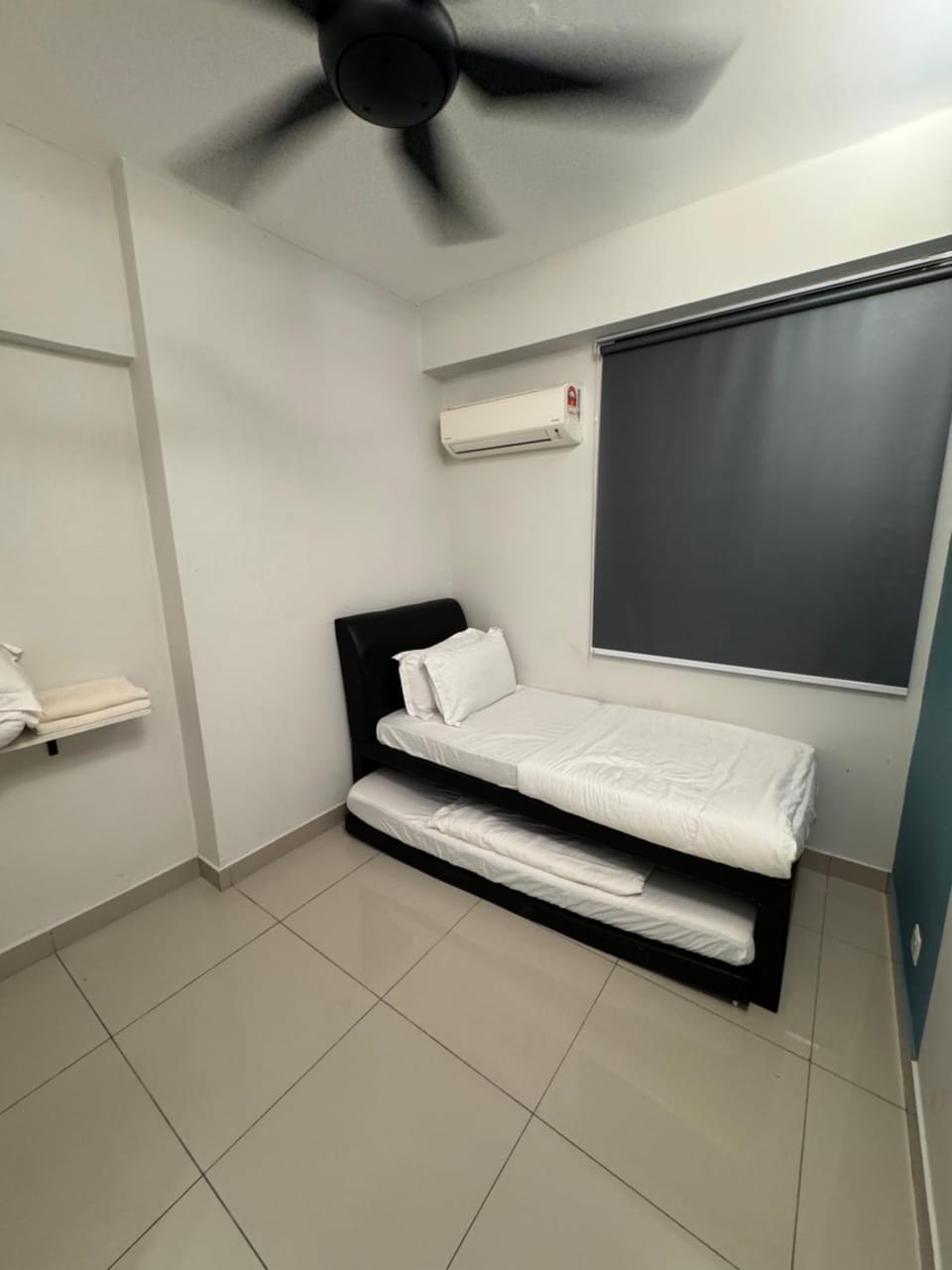 Bedroom, air conditioner