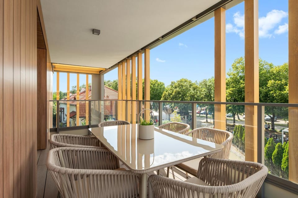 Day, Balcony/Terrace, Seating area, Quiet street view