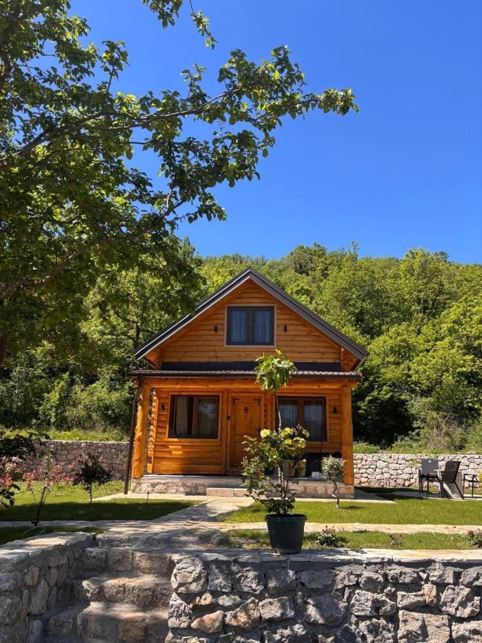 Cottage retreat- Skadar Lake Chalet in Podgorica Municipality, Montenegro