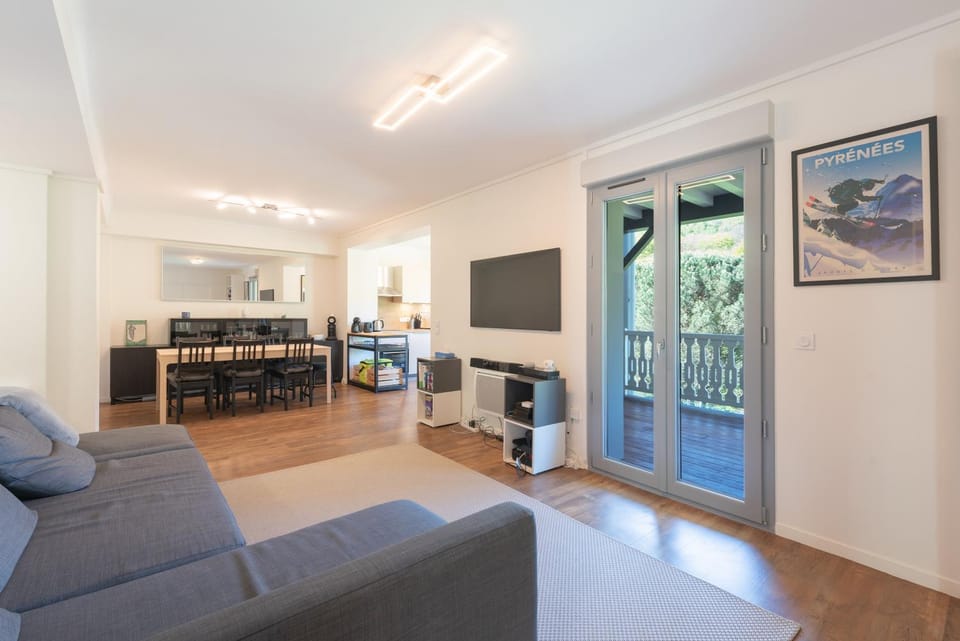 Property building, Living room