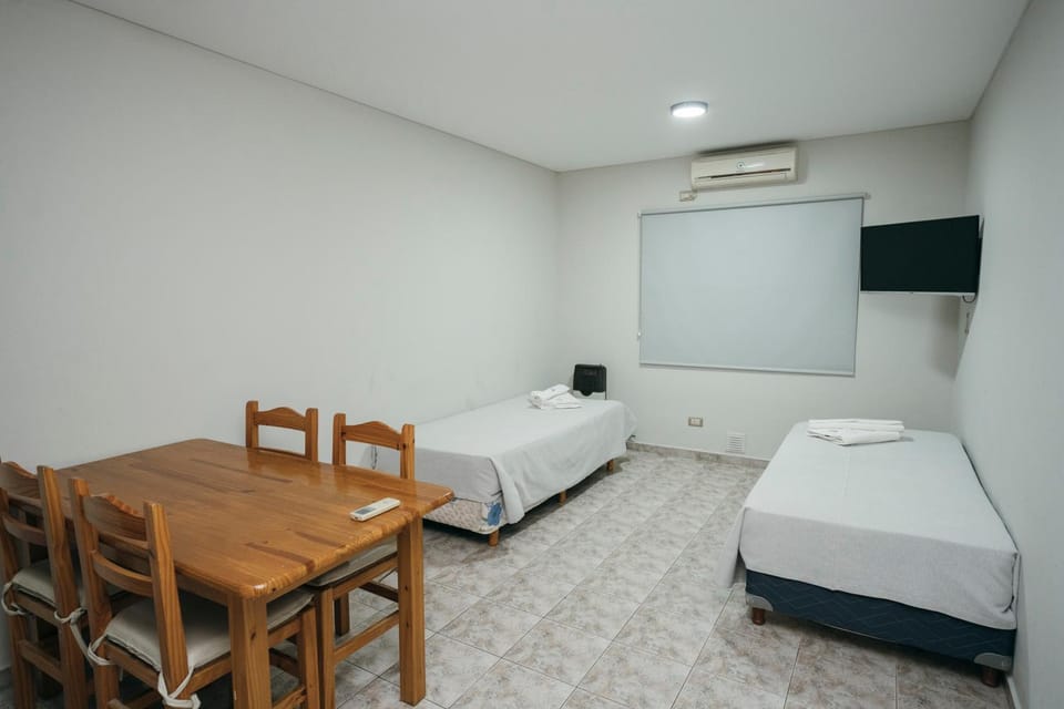 Bed, TV and multimedia, Photo of the whole room, towels, air conditioner