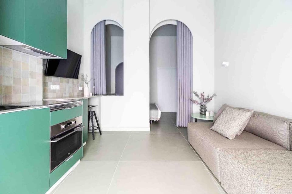 TV and multimedia, Living room, Seating area, Dining area, oven, stove