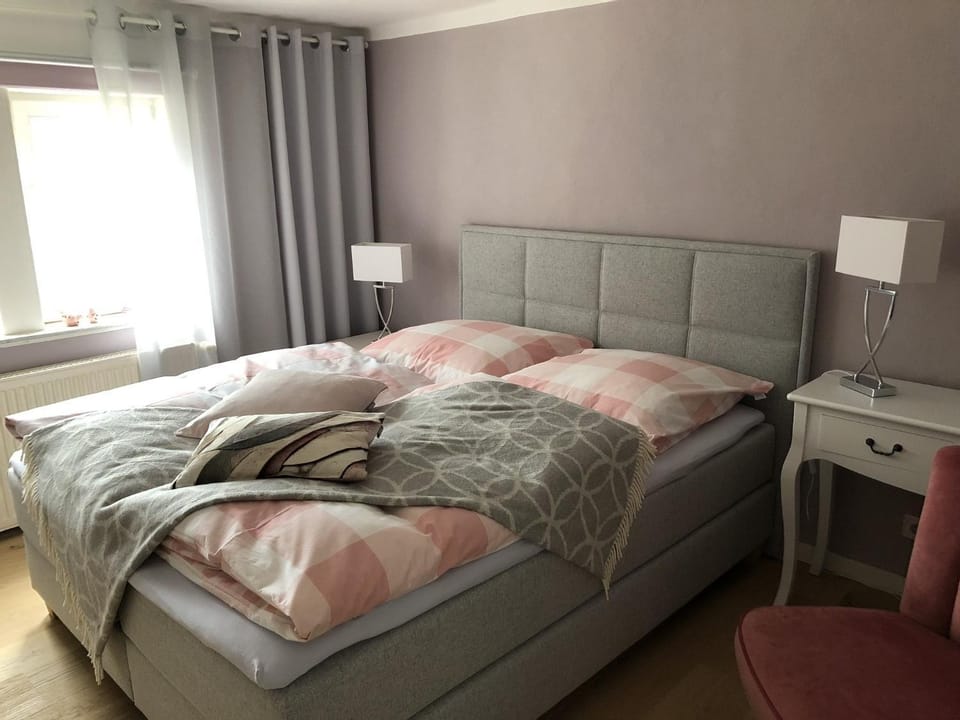 Living room, Bedroom