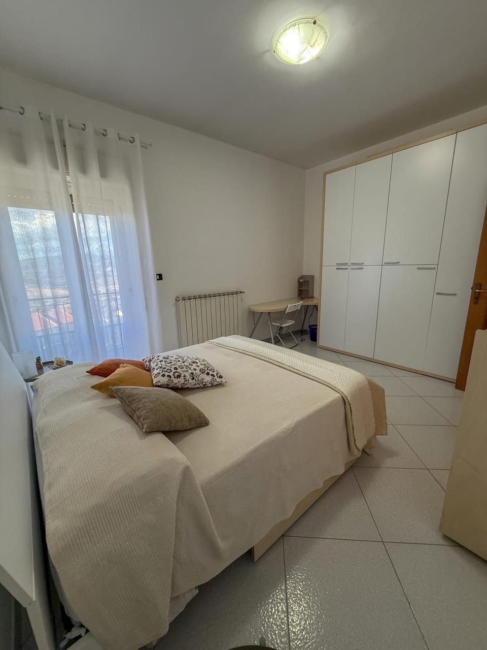 Bed, Photo of the whole room, Bedroom, wardrobe