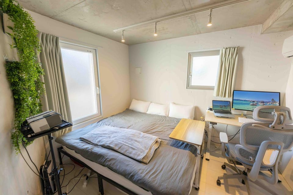 TV and multimedia, Living room, Photo of the whole room, Bedroom