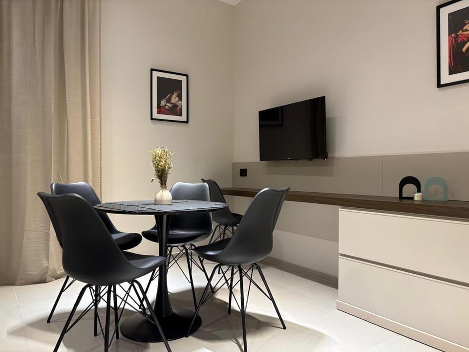 Living room, Dining area