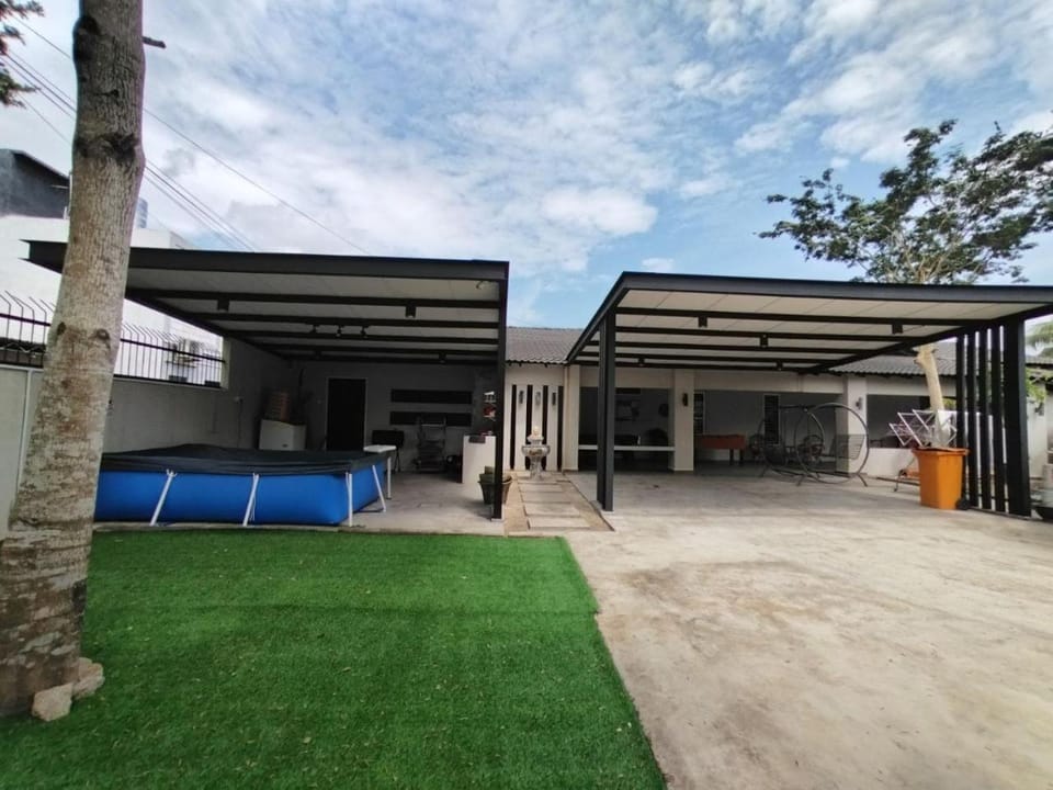 Facade/entrance, Balcony/Terrace, Swimming pool