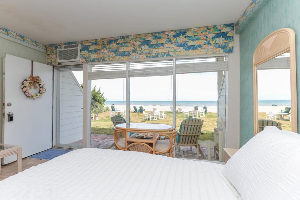Exclusive Beach Access: VA Beach Studio Condo! Apartment in Virginia Beach