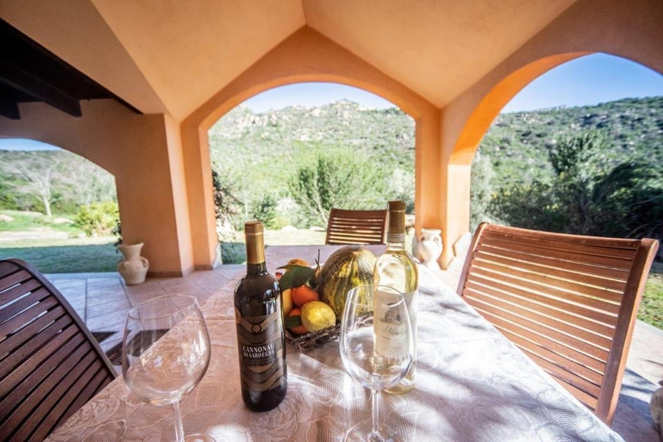 Patio, Dining area