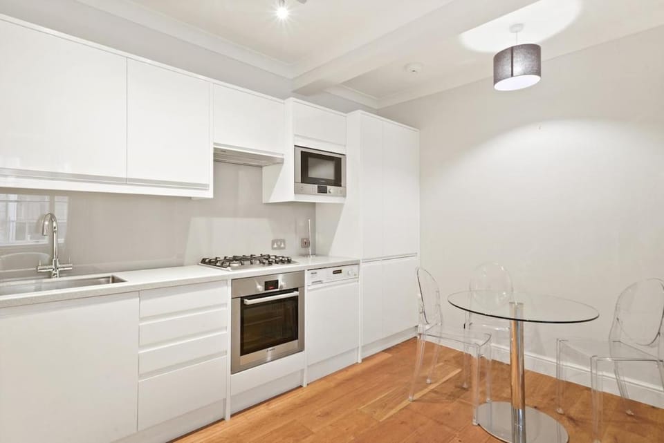Heavenly Stays, Chelsea, Cozy 1BD Garden-View Nest Apartment in City of Westminster
