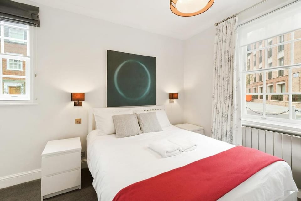 Heavenly Stays, Chelsea, Cozy 1BD Garden-View Nest Apartment in City of Westminster