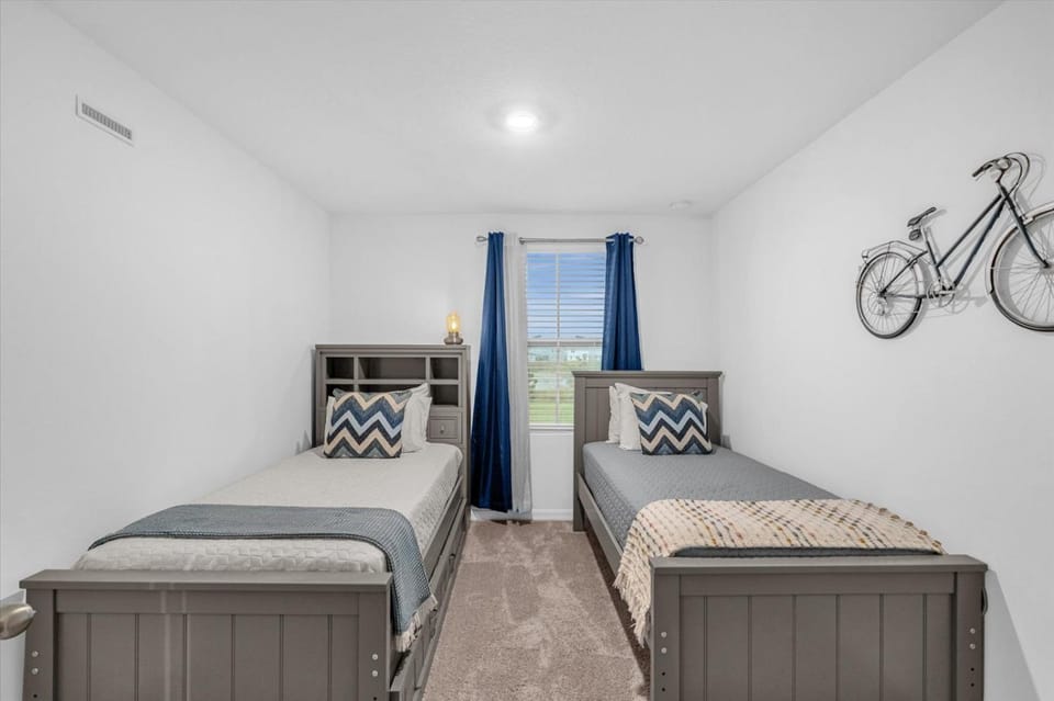 654 LD - Tranquil Oasis 3BR Luxury Villa at Festival Resort House in Polk County