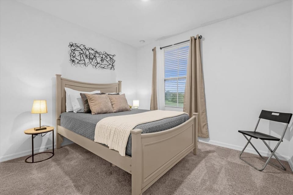 654 LD - Tranquil Oasis 3BR Luxury Villa at Festival Resort House in Polk County