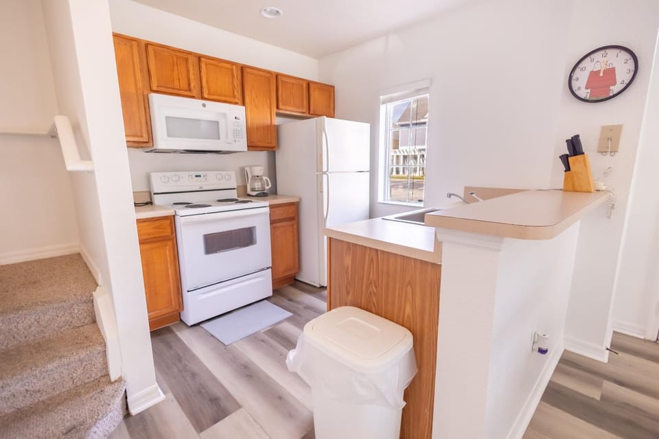 Kitchen or kitchenette, oven, stove, dryer