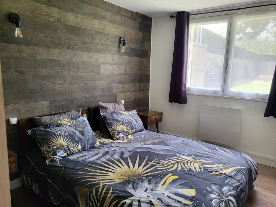 Bed, Bedroom