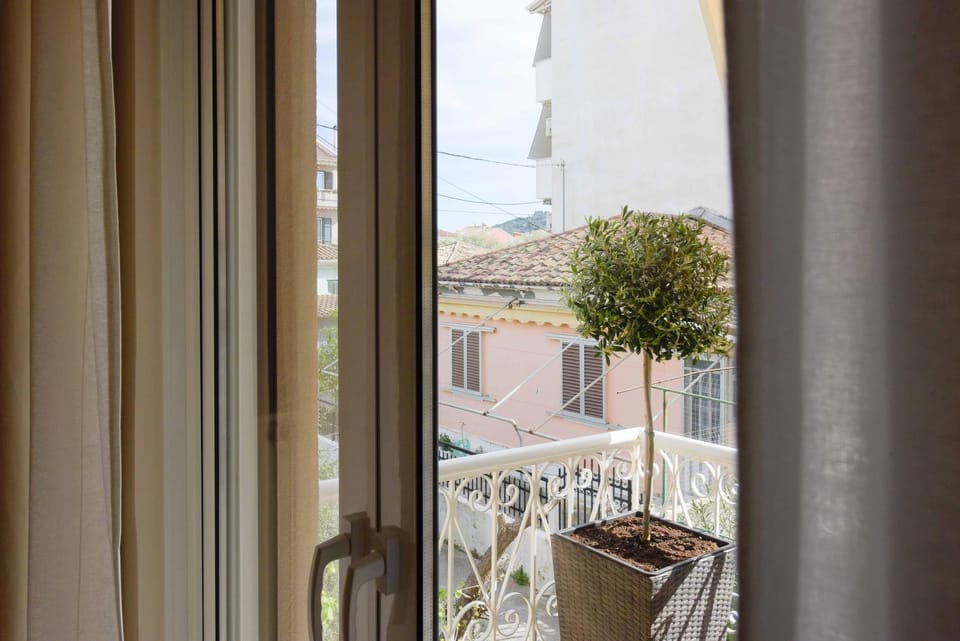 Day, Natural landscape, Balcony/Terrace