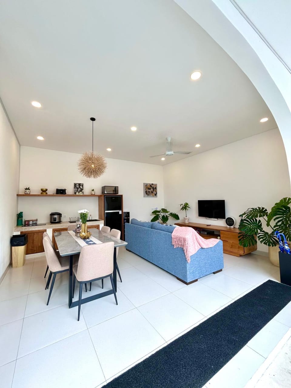 Communal lounge/ TV room, TV and multimedia, Kitchen or kitchenette, Living room, Seating area, Dining area