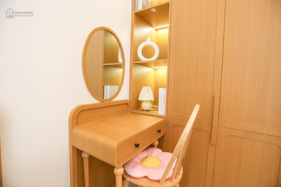 Seating area, wardrobe