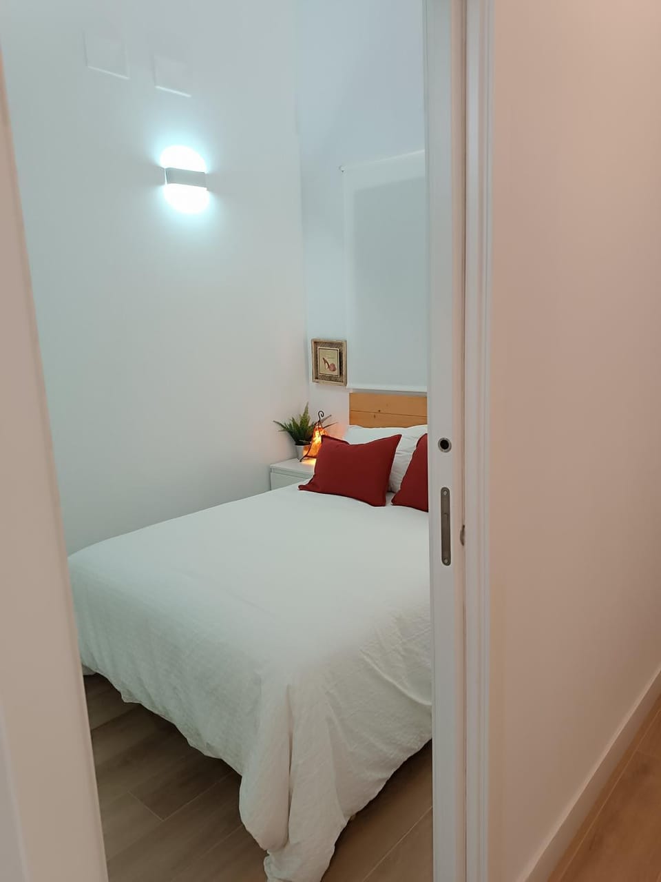 Bed, Photo of the whole room, Bedroom, heating, air conditioner