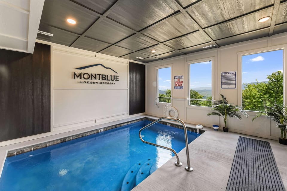 Montblue - Panoramic Mountain Views Chalet in Sevier County