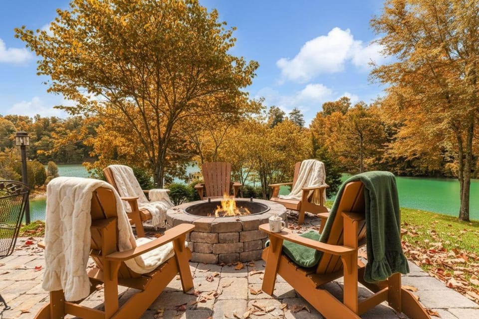 Knasgowa - Direct Lake Front House Retreat House in Douglas Lake