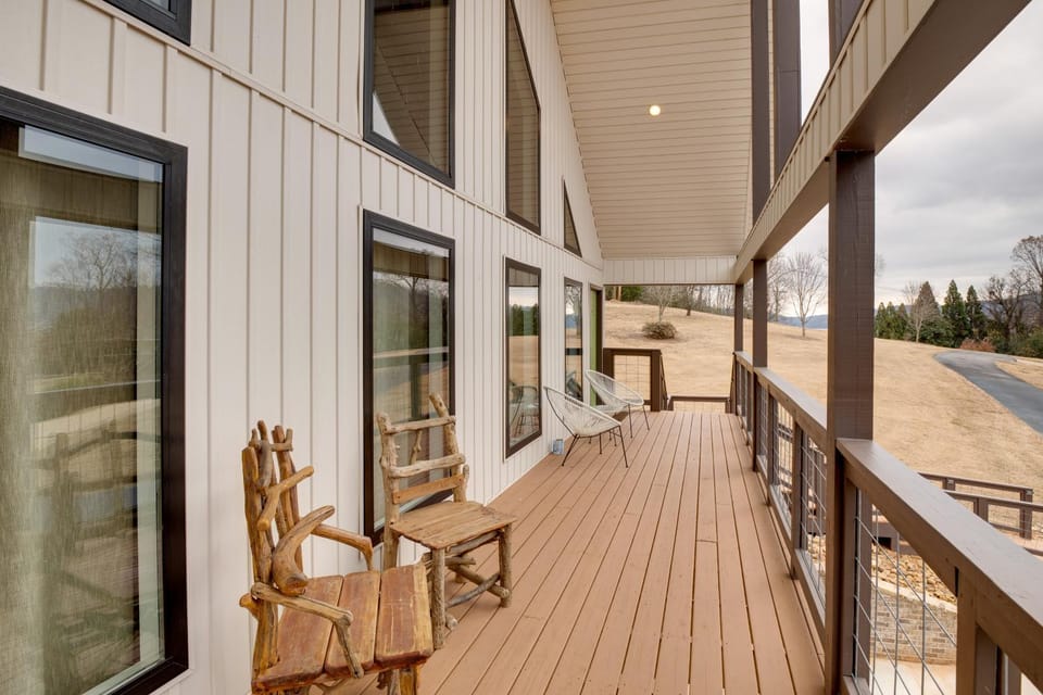 Lakefront Guntersville Apt w/ Shared Dock! Apartment in Guntersville Lake