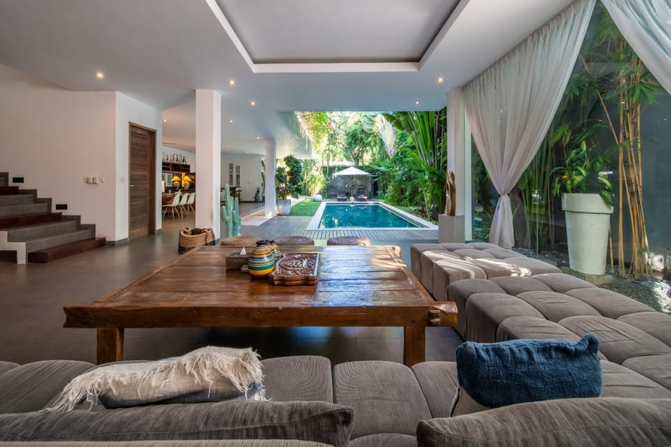 Communal lounge/ TV room, Living room