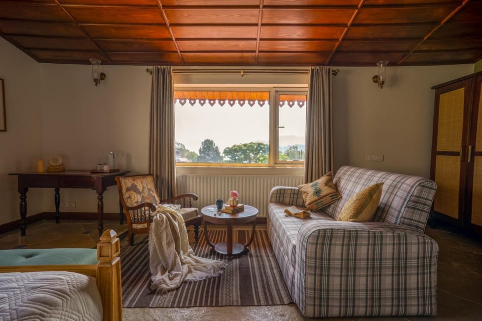 Eagles Nest Cottage 1880, Chaman Estate, Mussoorie Hotel in Uttarakhand