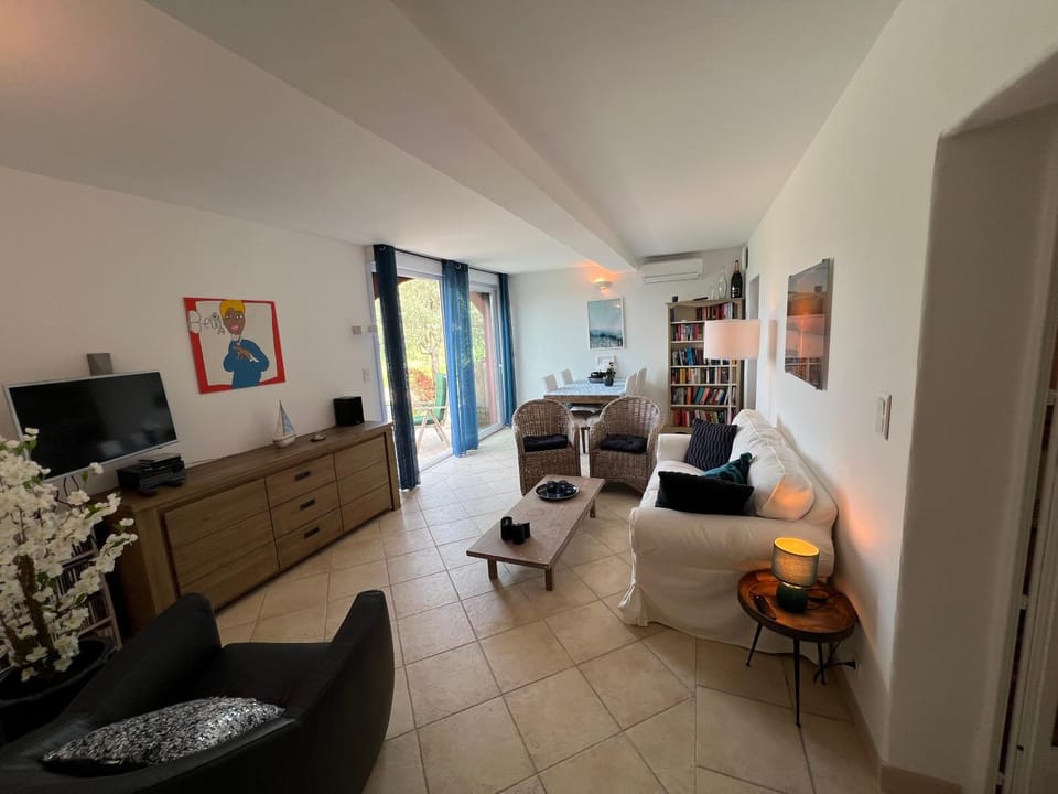 TV and multimedia, Living room