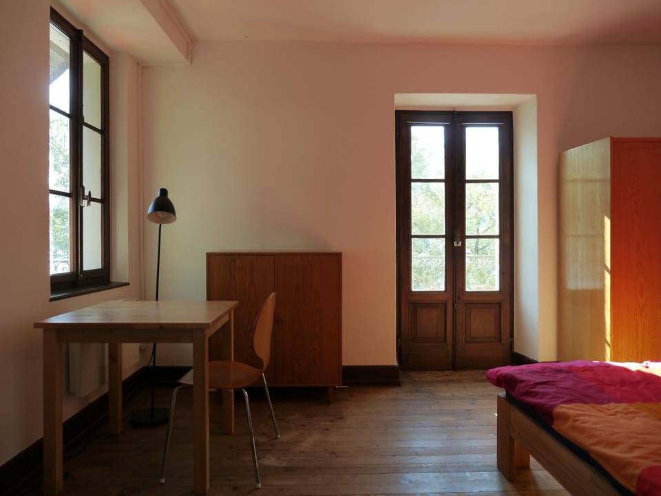 Bedroom, Lake view