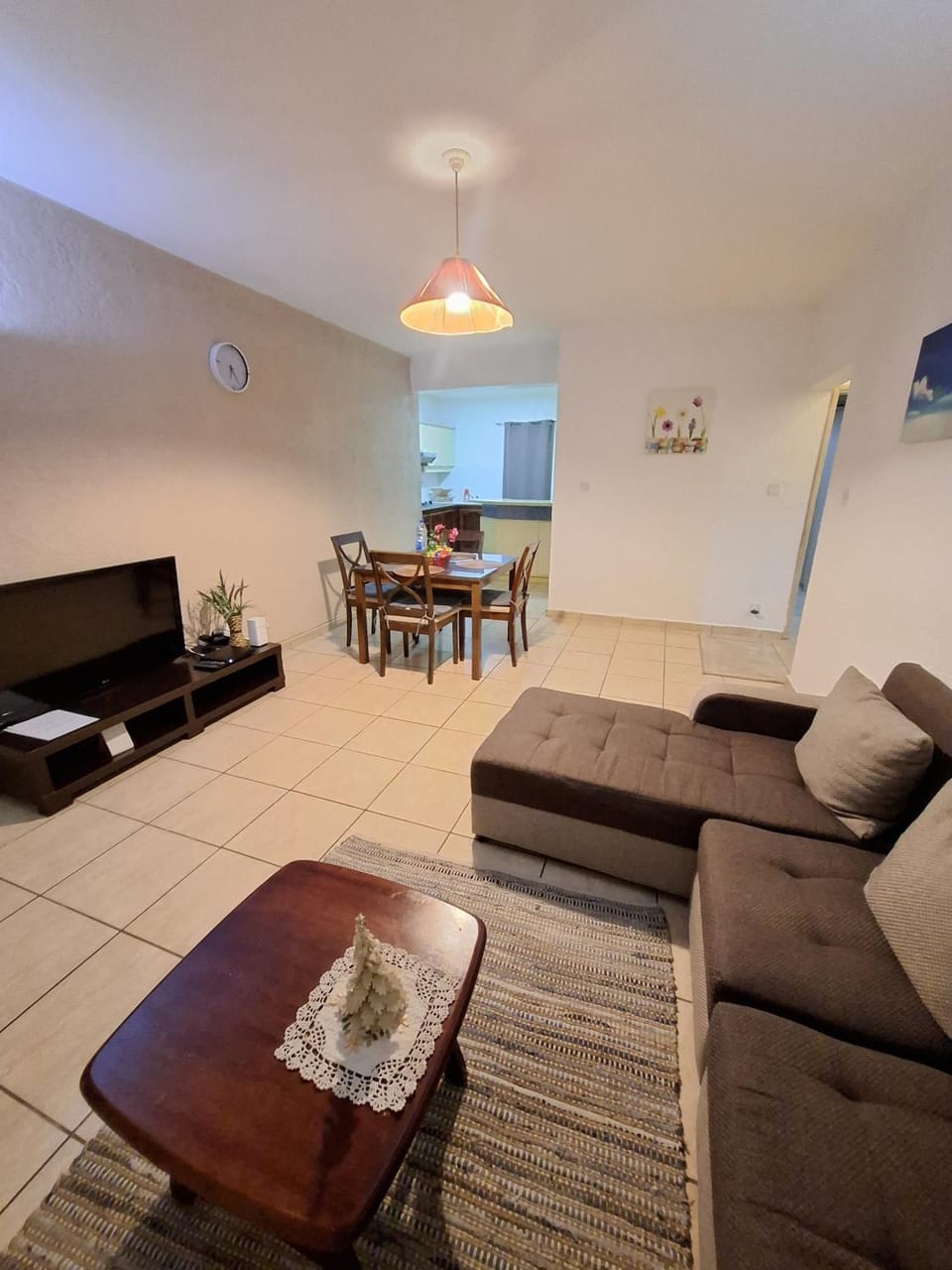 TV and multimedia, Living room, Seating area, Dining area