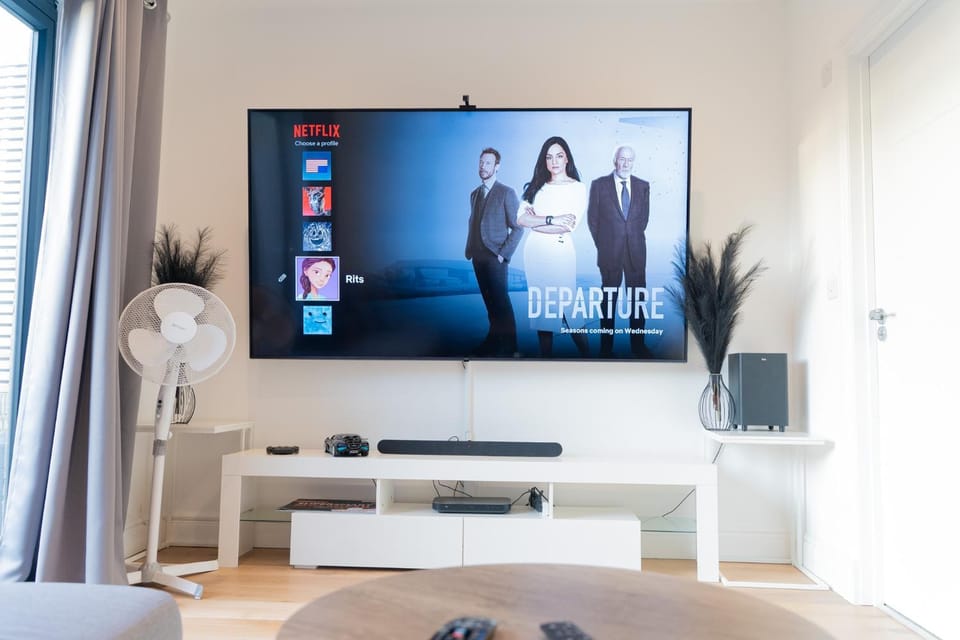 Communal lounge/ TV room, TV and multimedia, Evening entertainment