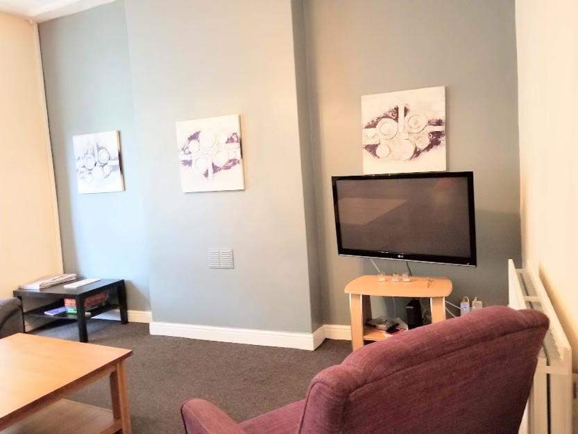 En-suite Double Room 277GC2 Salford Manchester Bed and Breakfast in Salford