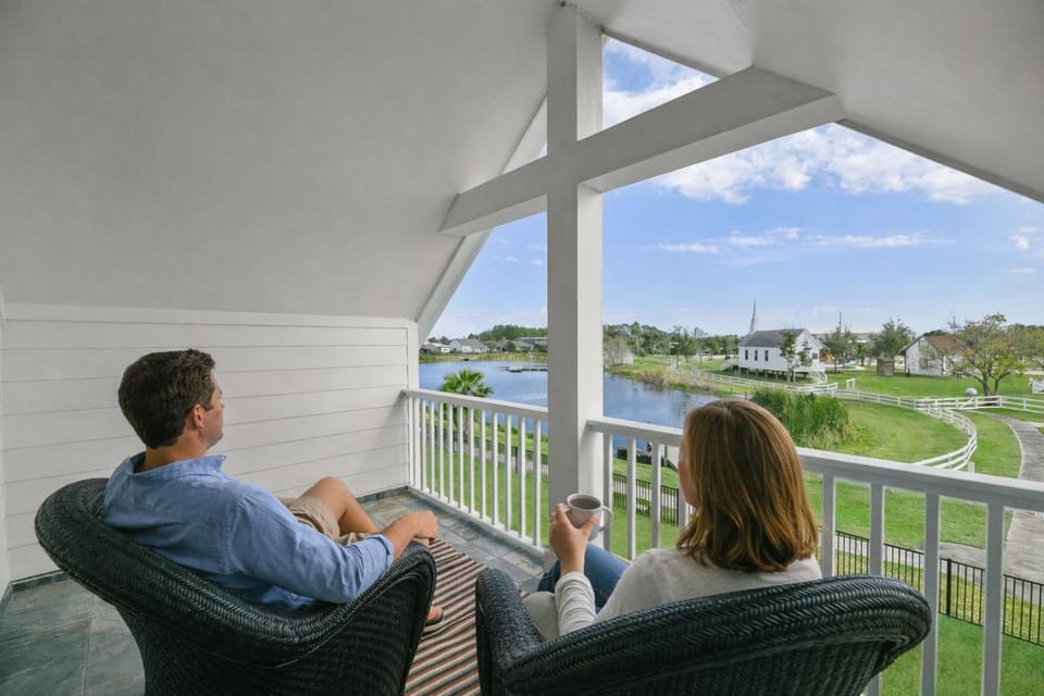 Balcony/Terrace, Seating area, Lake view, Sunset