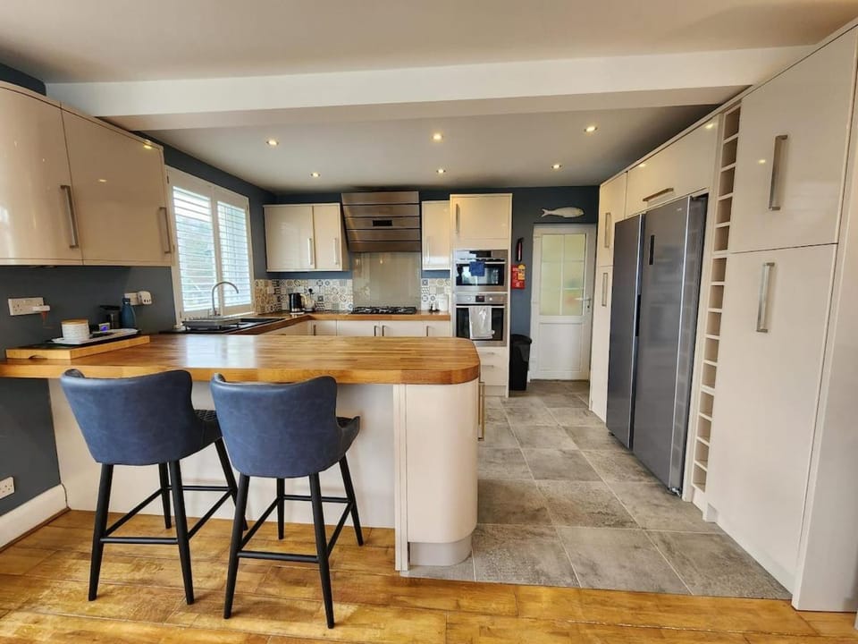 Brixham View House -Spectacular views over the bay and close to beach with parking Villa in Paignton