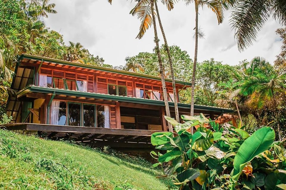 Linda Casa com vista para o mar House in Ubatuba