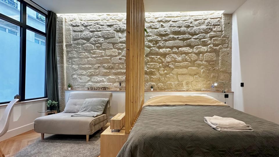Studio Amelot, Charming & Pierre Apartment in Paris
