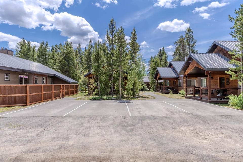 Rangers Retreat House in West Yellowstone