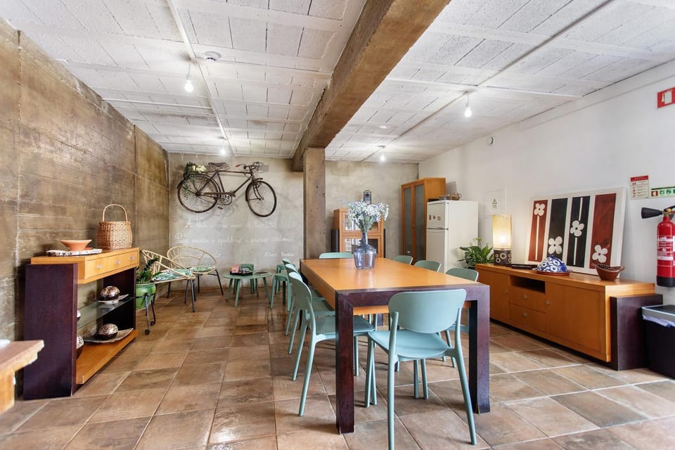 Property building, Kitchen or kitchenette, Living room