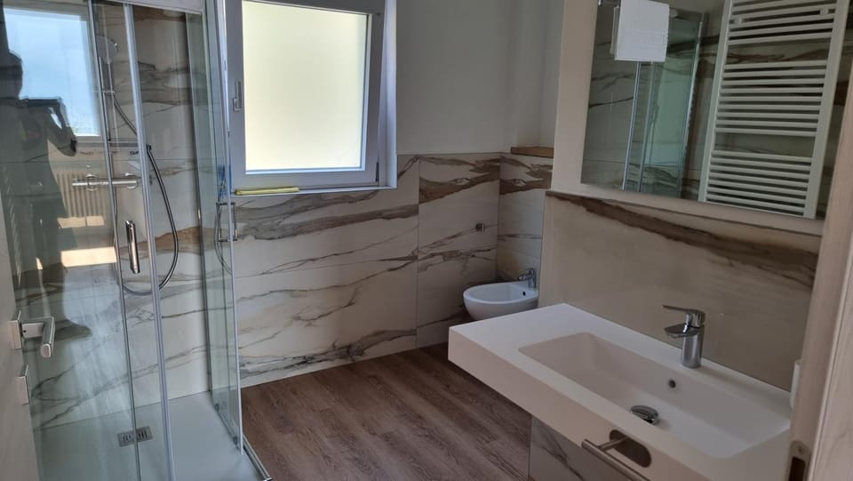 Shower, Bathroom, Bath