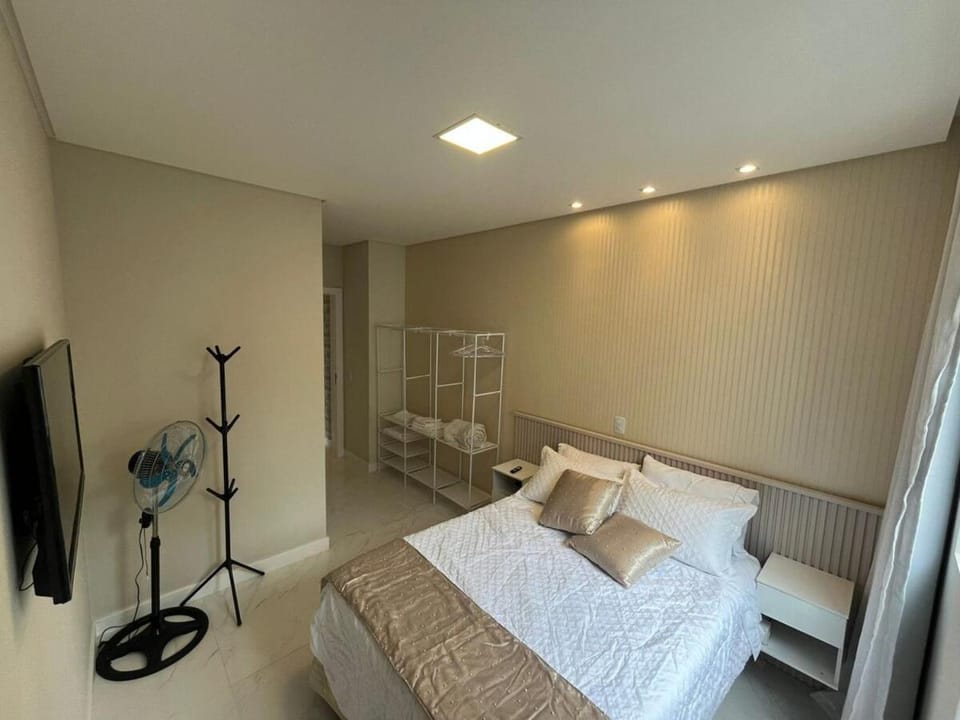 Apto com 3 suites na quadra do mar em Meia Praia Itapema Apartment in Porto Belo