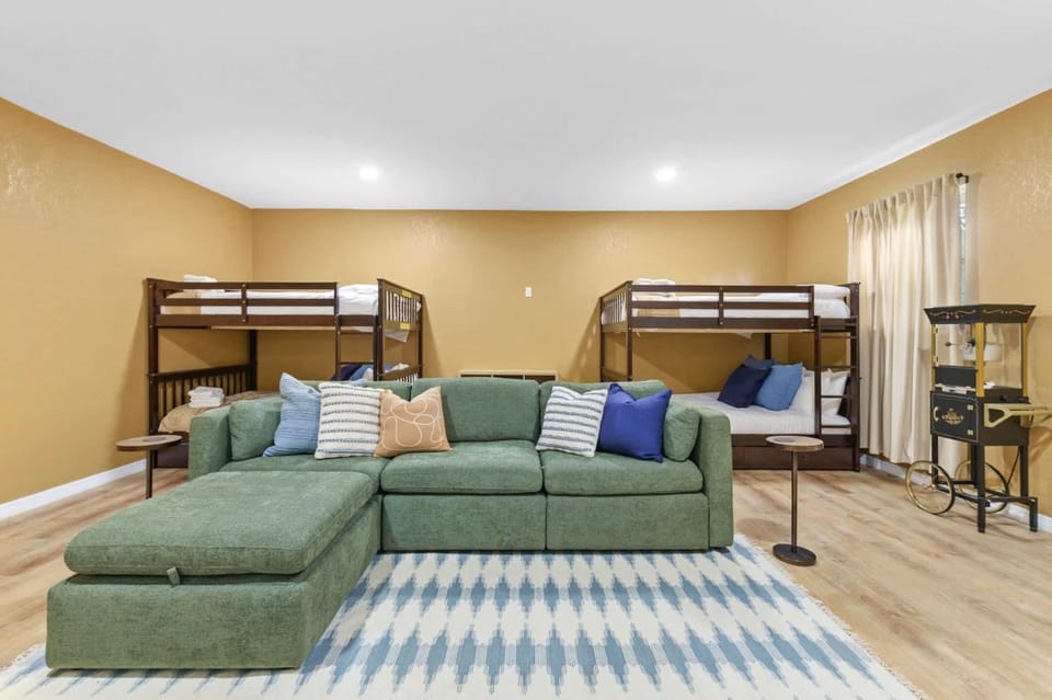 Poolside Fun Games Perfect Family Escape House in Largo